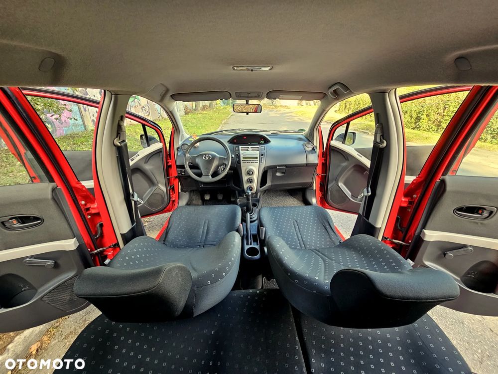 Toyota Yaris 1.3 Luna Premium - 6