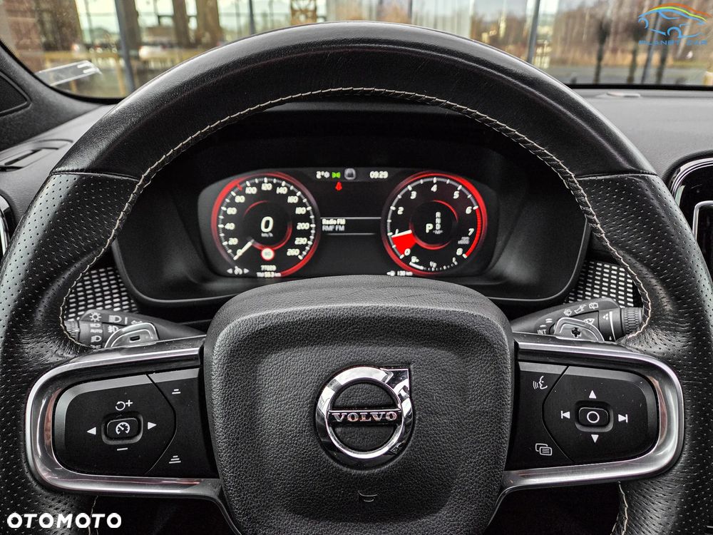 Volvo XC 40 B5 B AWD Geartronic RDesign - 26