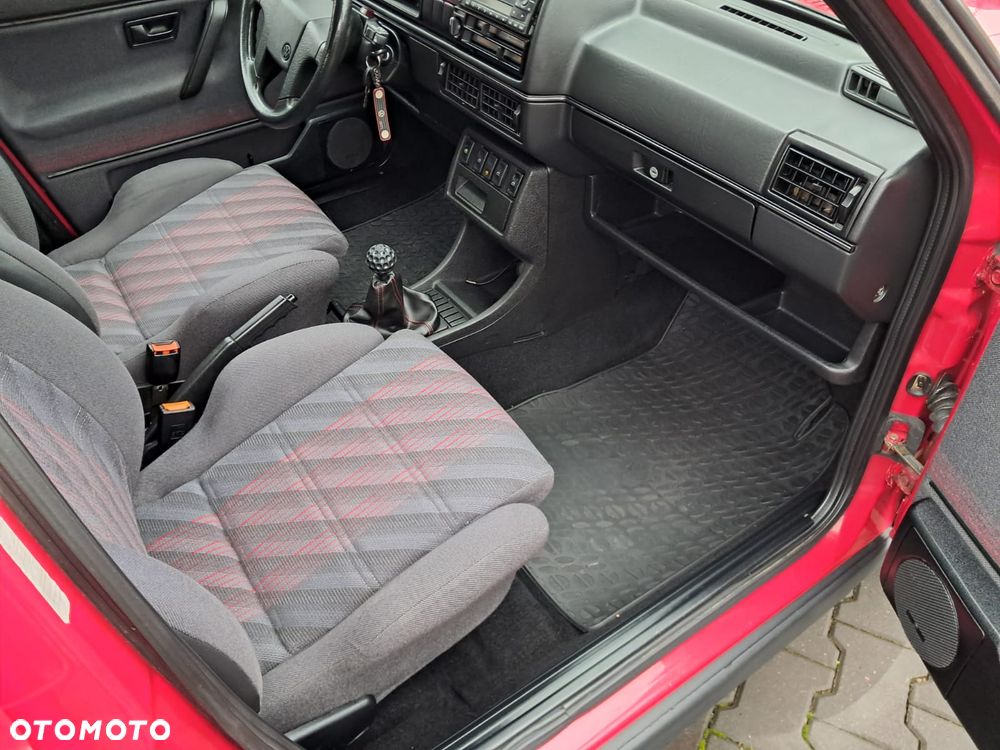 Volkswagen Golf 1.8 GTI - 9
