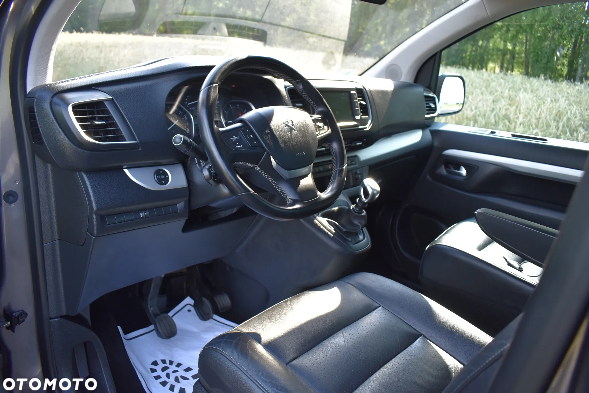 Peugeot Traveller 2.0 BlueHDi Standard Business Vip - 17