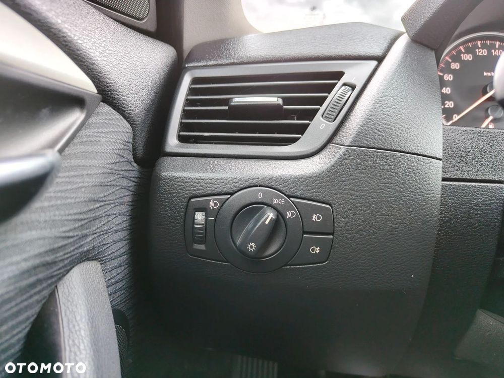 BMW X1 sDrive18d - 18