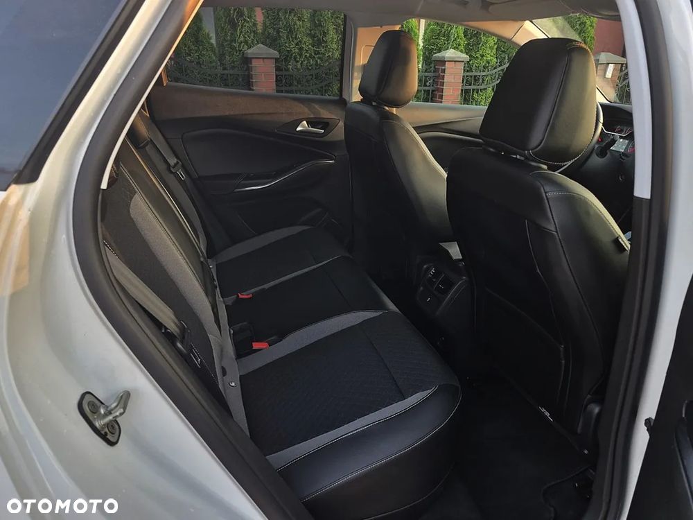 Opel Grandland X 1.6 T PHEV 4x4 Design&Tech - 9