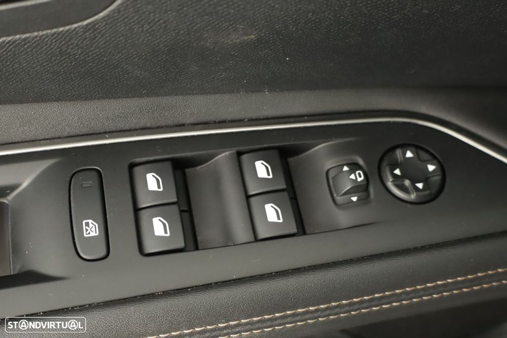 Peugeot 3008 1.2 Hybrid GT e-DCS6 - 21