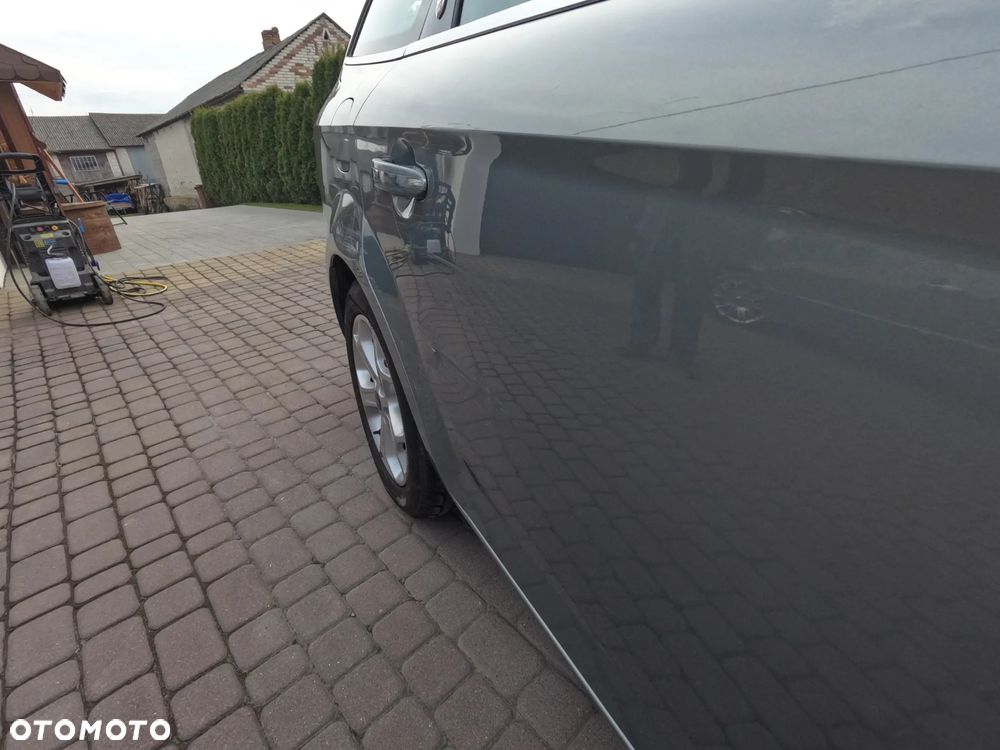 Ford Mondeo 2.0 TDCi Ghia - 12