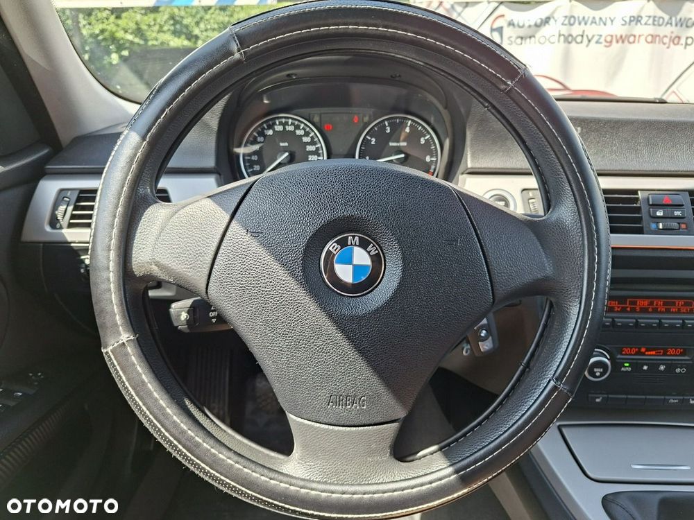 BMW Seria 3 318i - 17