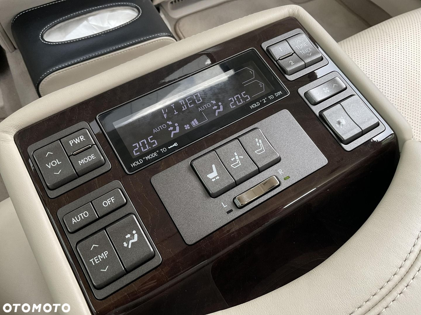 Lexus LS 600h Superior - 31