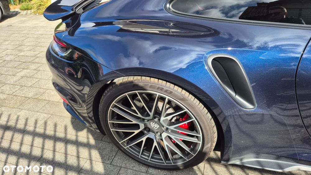 Porsche 911 Turbo - 12