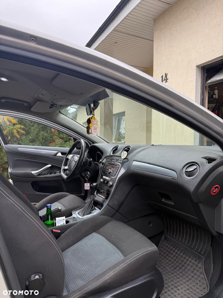 Ford Mondeo 2.0 TDCi Ambiente - 11