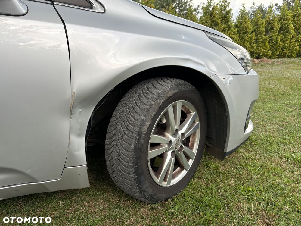 Toyota Avensis 1.8 Active - 18