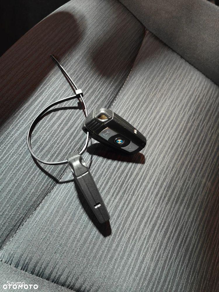 BMW X1 xDrive18d xLine - 17