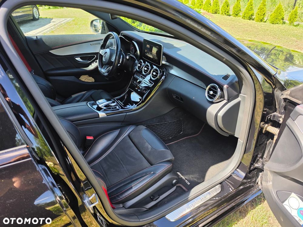 Mercedes-Benz Klasa C AMG 43 4-Matic - 15