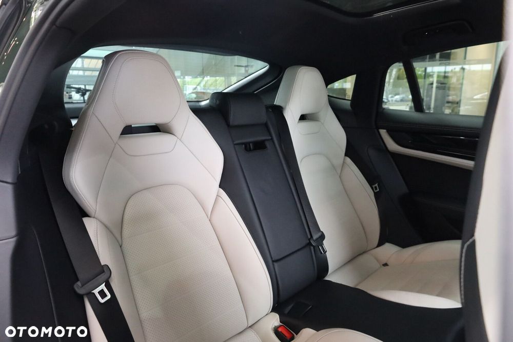 Porsche Panamera - 28