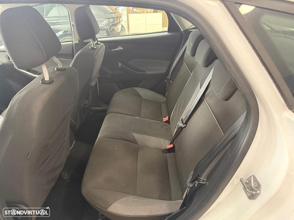 Ford Focus 1.6 TDCi DPF Ambiente - 9