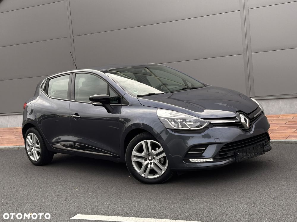 Renault Clio 1.2 16V 75 LIMITED - 10