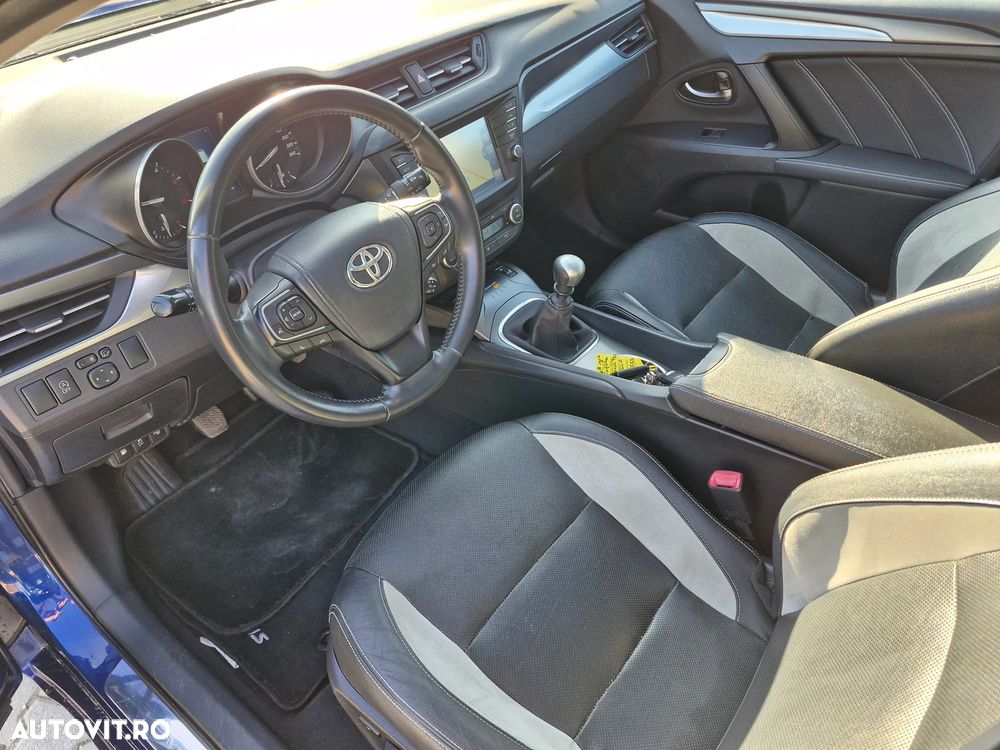 Toyota Avensis 2.0 D-4D Executive - 10