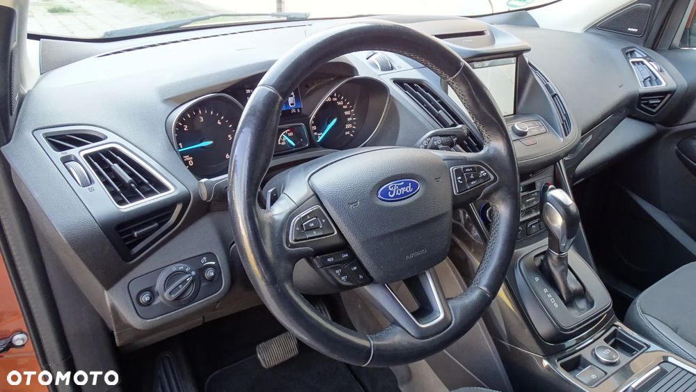 Ford Kuga - 12