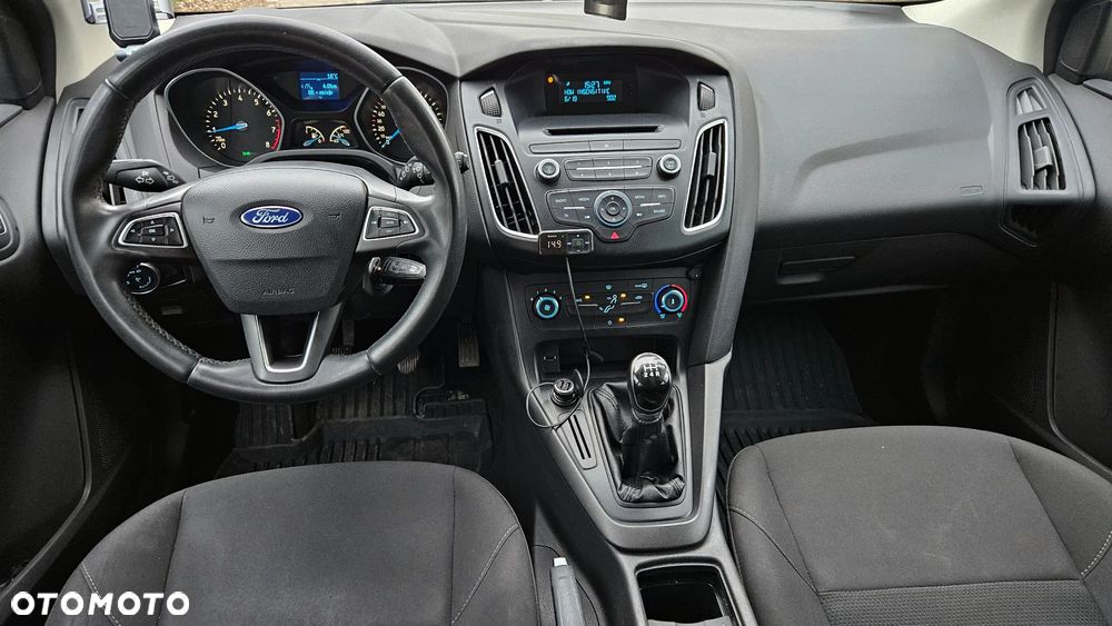 Ford Focus 1.6 SYNC Edition - 16