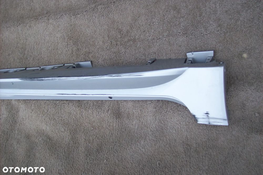 LISTWA PROGOWA PRAWA TOYOTA COROLLA E-21/HB - 2