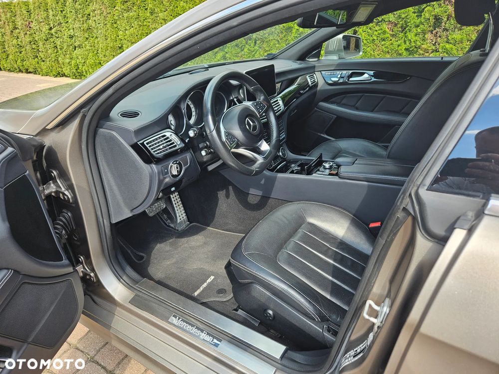 Mercedes-Benz CLS - 10