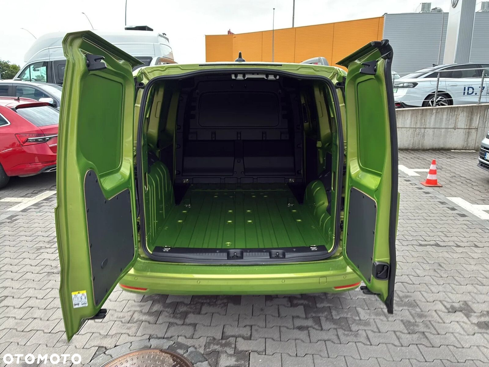 Volkswagen Caddy Maxi Cargo AUTOMAT, diesel 2.0TDI 122KM - 10