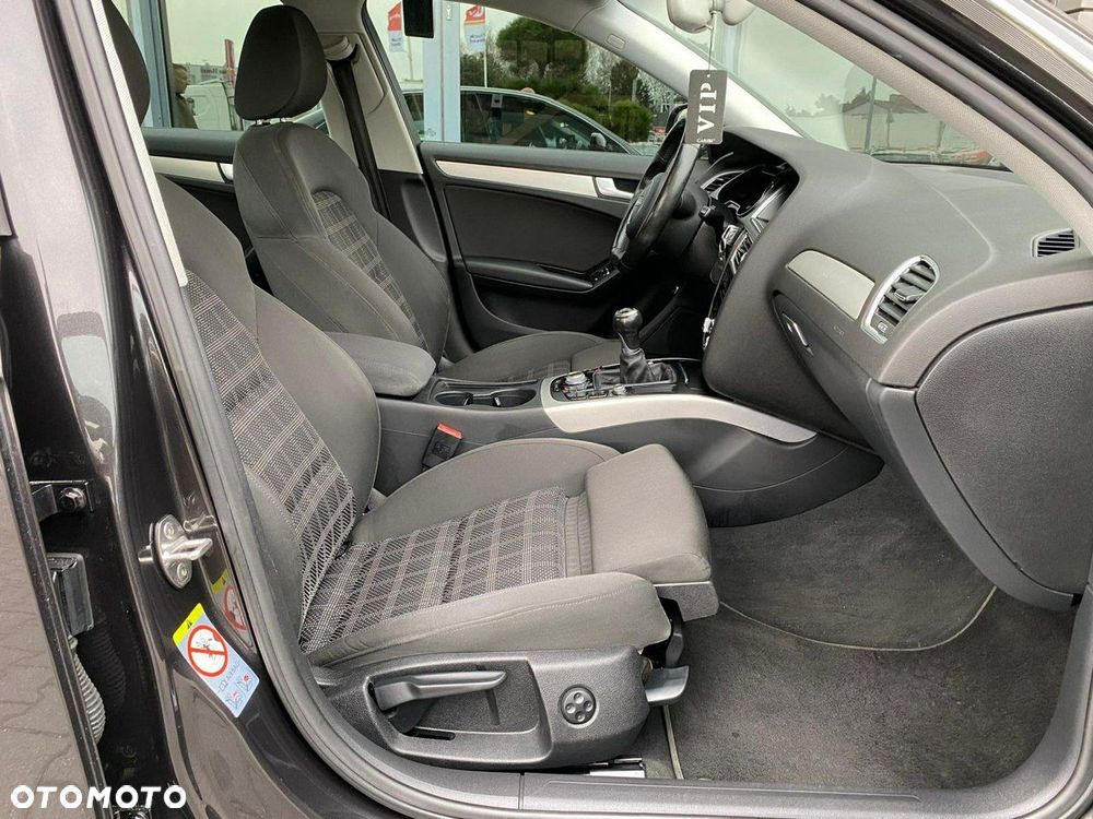 Audi A4 Limousine - 14