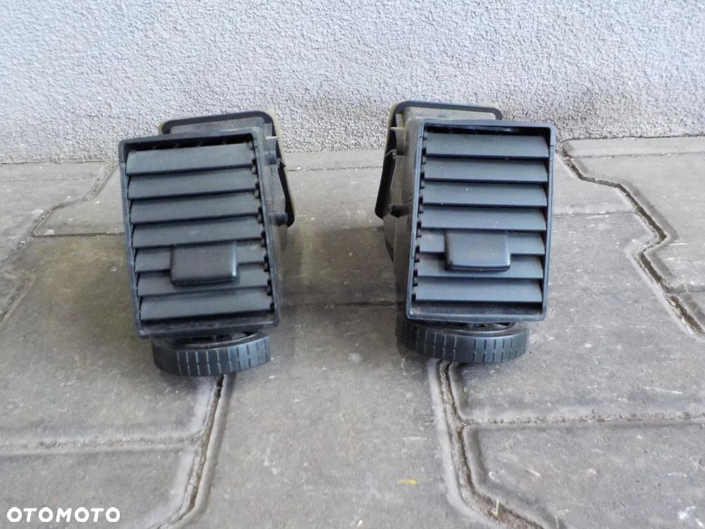 VW T5 LIFT KRATKA KRATKI NAWIEWU DESKI ŚRODKOWE PRAWA LEWA - 1