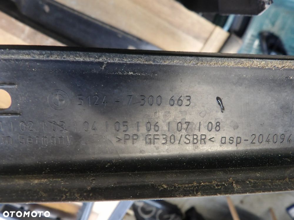 BMW - F20 - OSŁONA , RYNIENKA LAMPY - TYŁ - PRAWA/LEWA - CENA ZA 1 SZT - 7300664  7300663 - 3