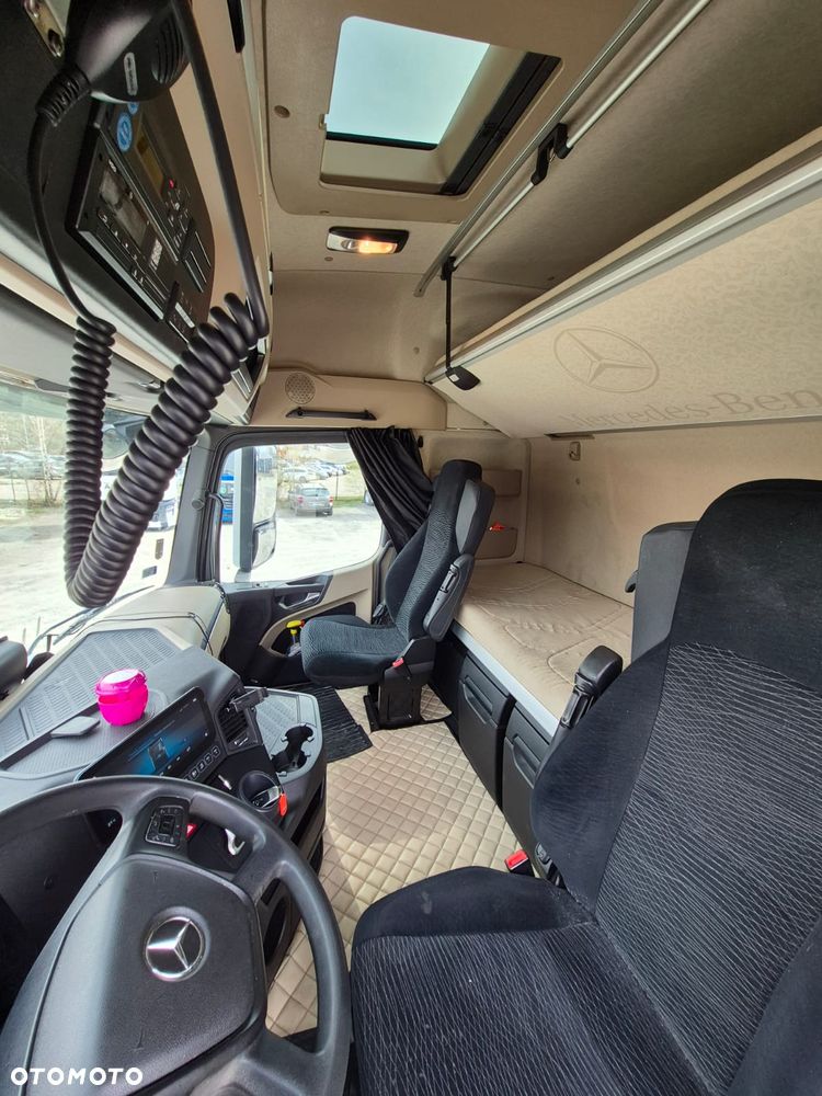 Mercedes-Benz Actros 1848 Low Deck Mega - 11