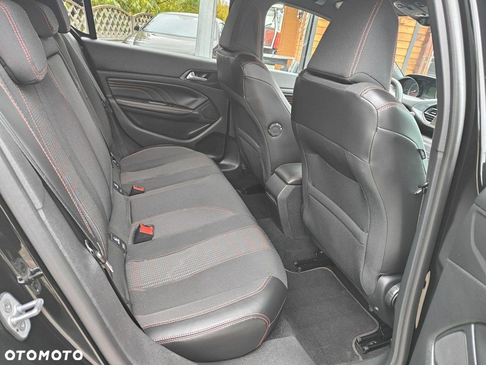 Peugeot 308 - 25