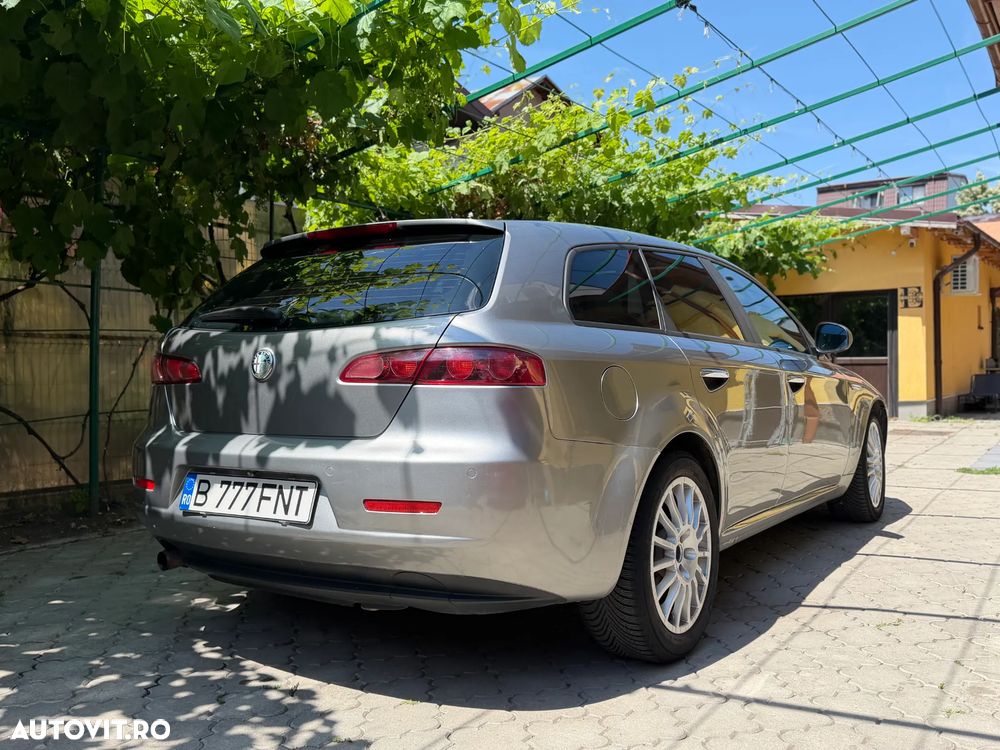Alfa Romeo 159 1.9 JTDM 16V DPF Q-Tronic - 3