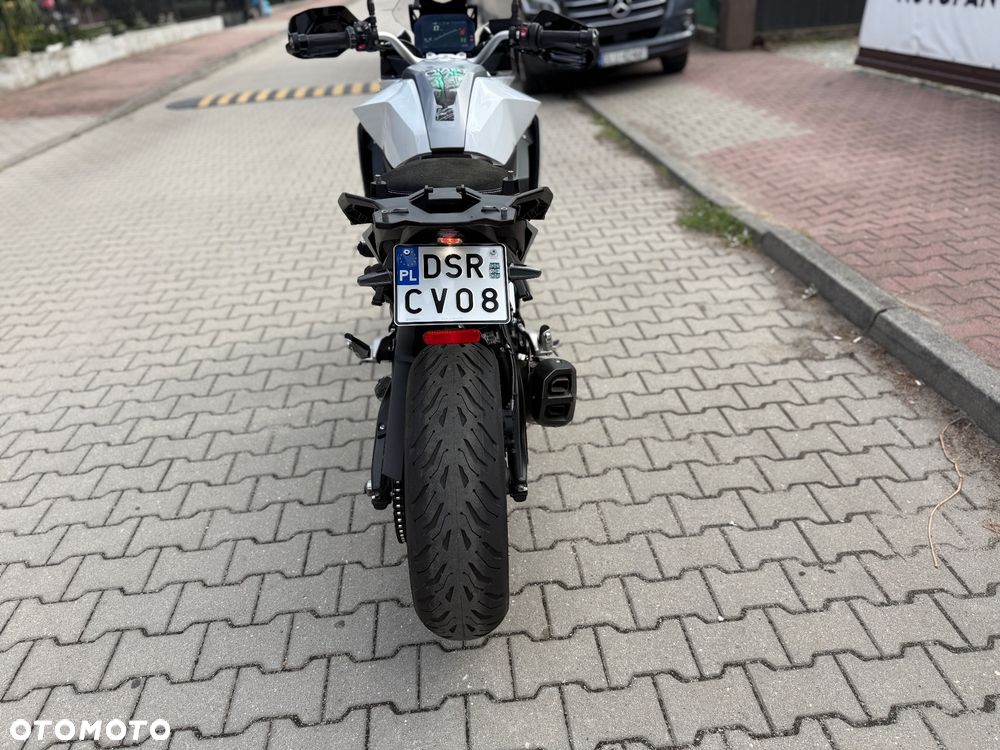 BMW F - 15