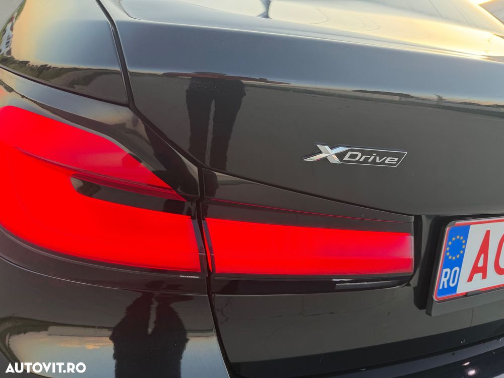 BMW Seria 5 530i Aut. Luxury Line - 22