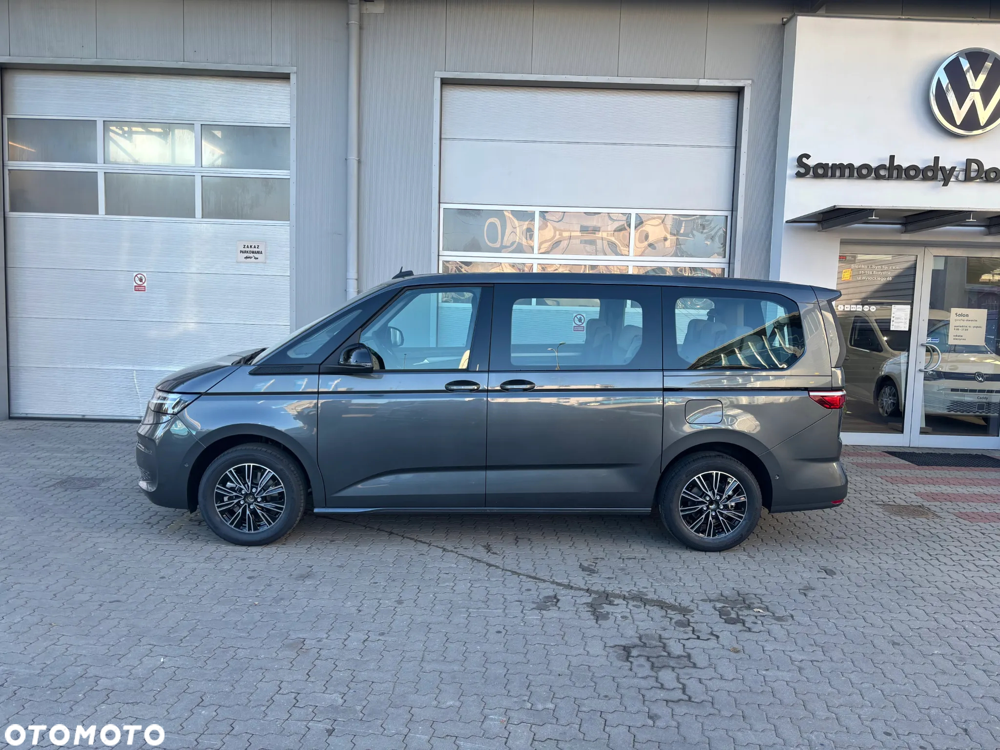 Volkswagen Multivan 2.0 TSI L2 Life DSG - 2