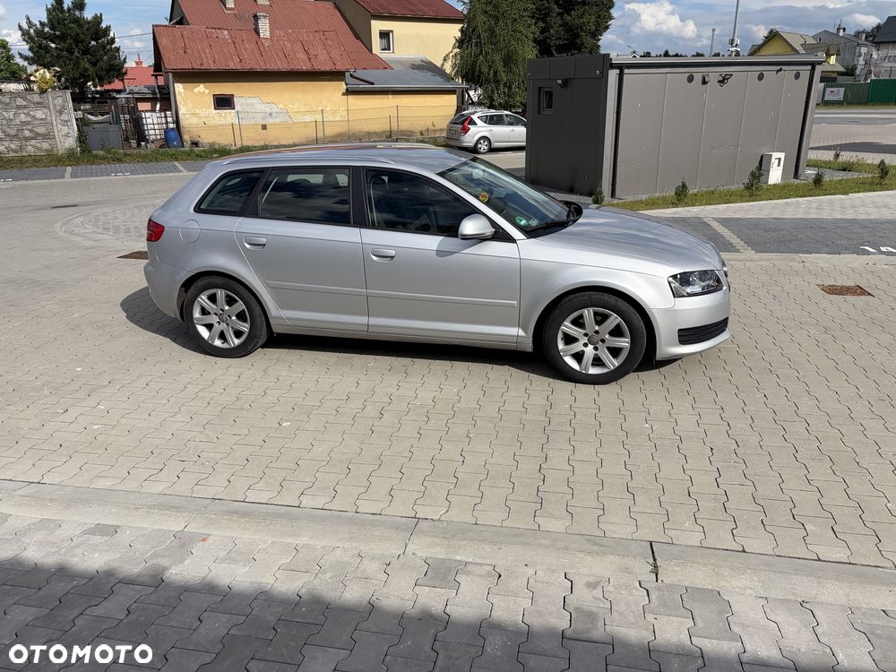 Audi A3 Sportback - 1