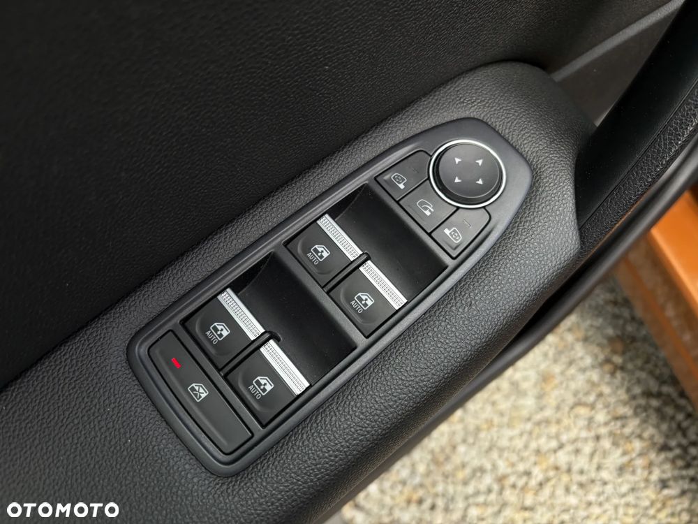 Renault Captur TCe 100 BUSINESS EDITION - 34