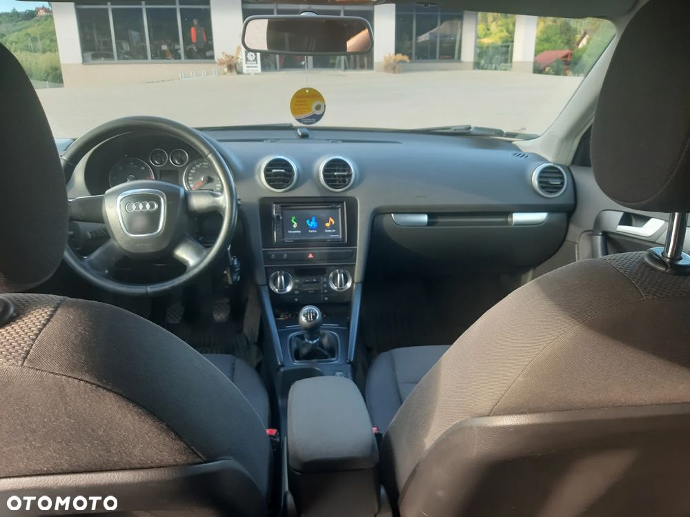 Audi A3 Sportback 1.6 TDI DPF Attraction - 5