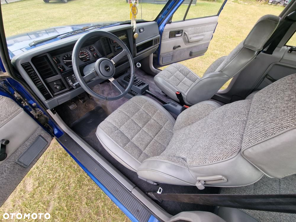 Jeep Cherokee 2.5 - 13