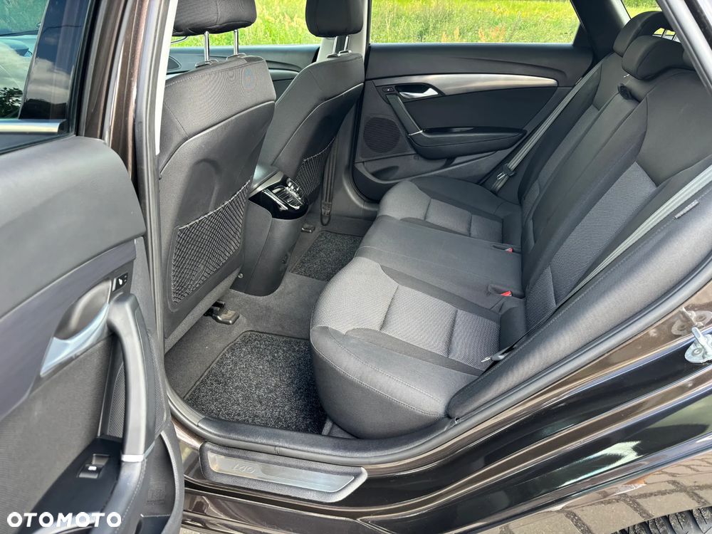 Hyundai i40 Kombi 1.7 CRDi Premium - 10