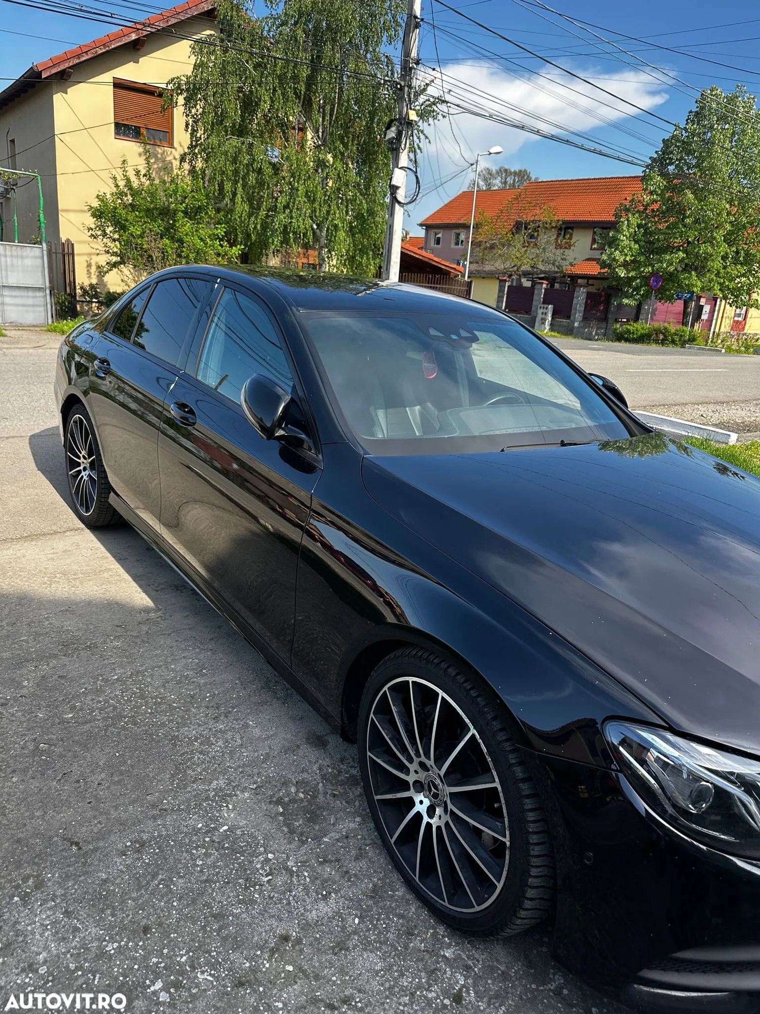 Mercedes-Benz E 220 d 4Matic 9G-TRONIC - 2