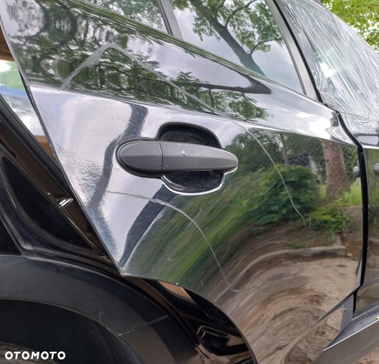 DRZWI TYLNE PRAWE BMW X3 E83 668/9 - 3