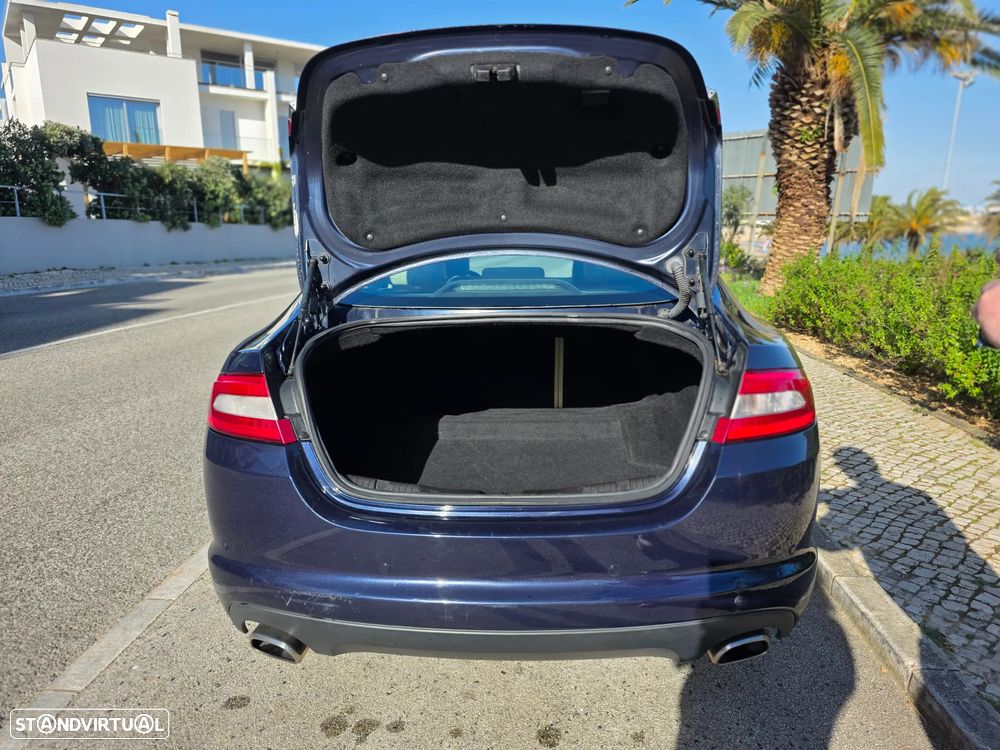 Jaguar XF 3.0 D V6 S Premium Luxury - 4