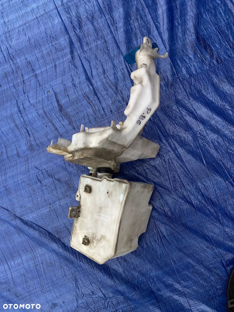 ZBIORNICZEK ZBIORNIK SPRYSKIWACZY POMPKA POD XENON KOMPLETNY  PASSAT B6  3C0955453M - 2