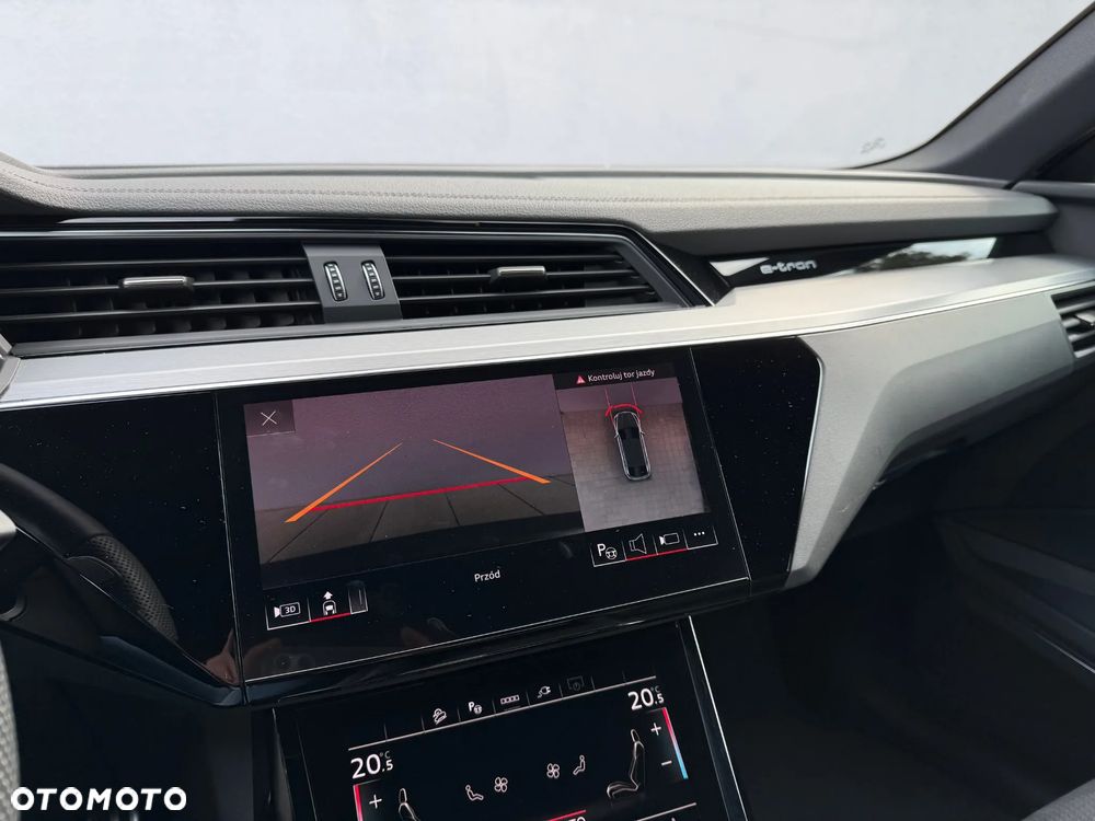 Audi Q8 - 15