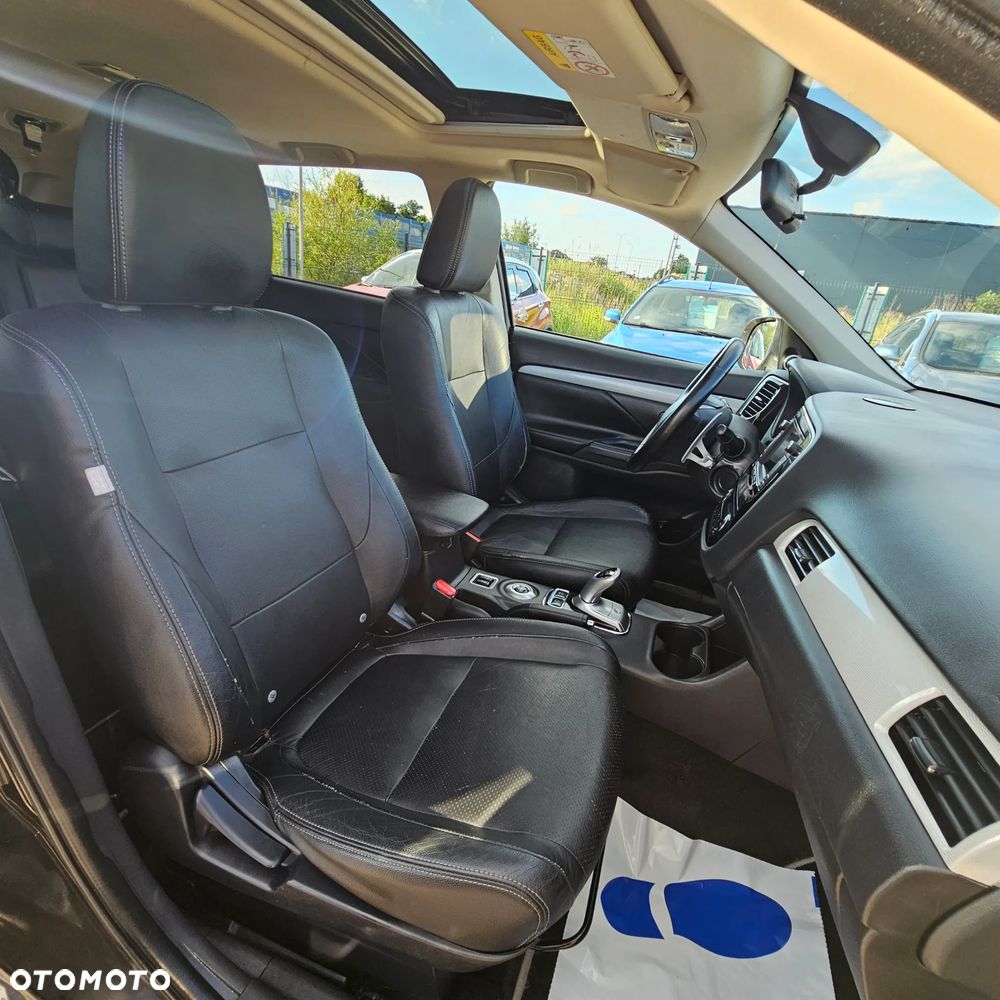 Mitsubishi Outlander - 25