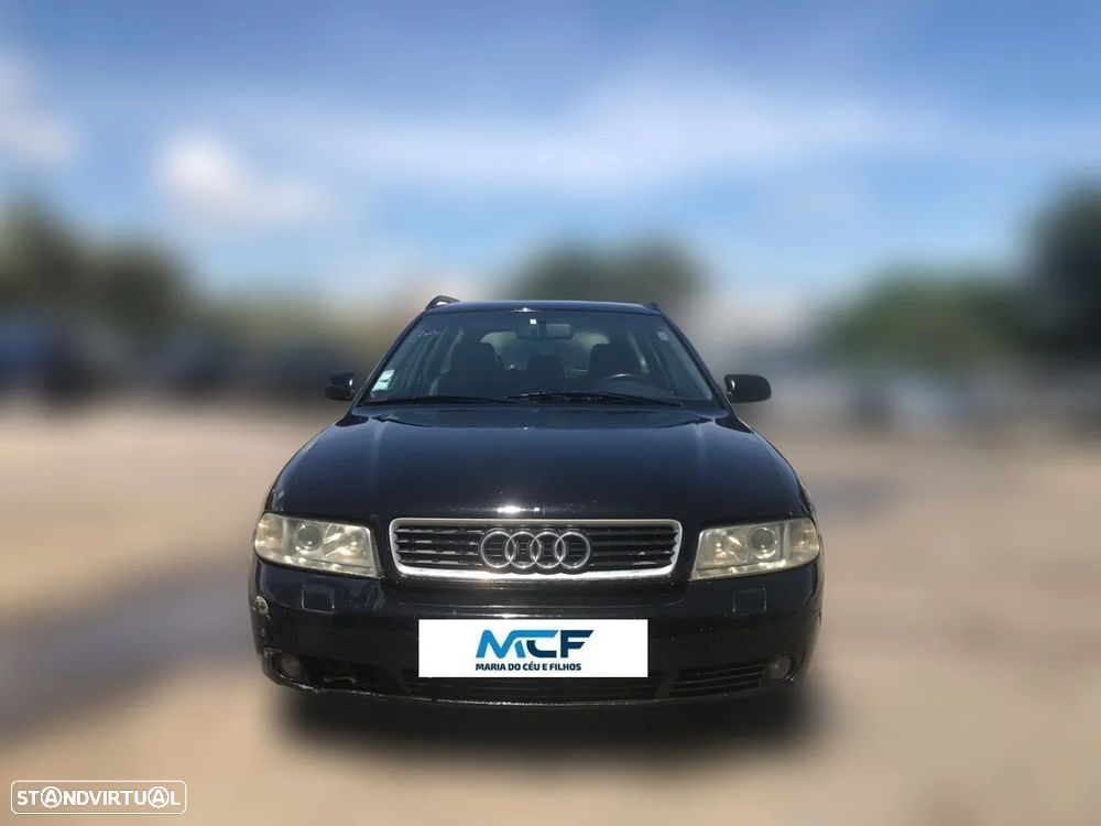 Audi (B5) A4 Avant 2.5 TDI de 2000 para peças - 1