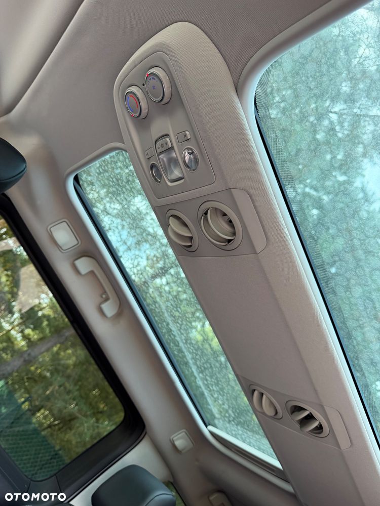 Opel Zafira - 33