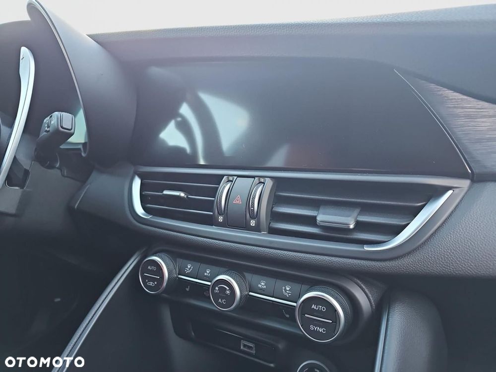 Alfa Romeo Giulia 2.0 Turbo Sprint Q4 - 14