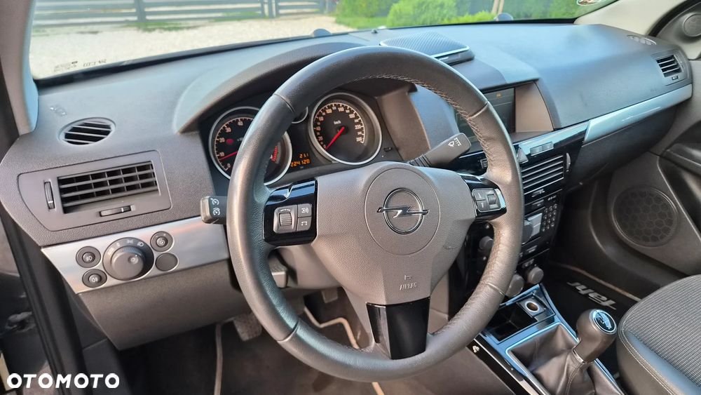 Opel Astra 1.8 NAVI - 18