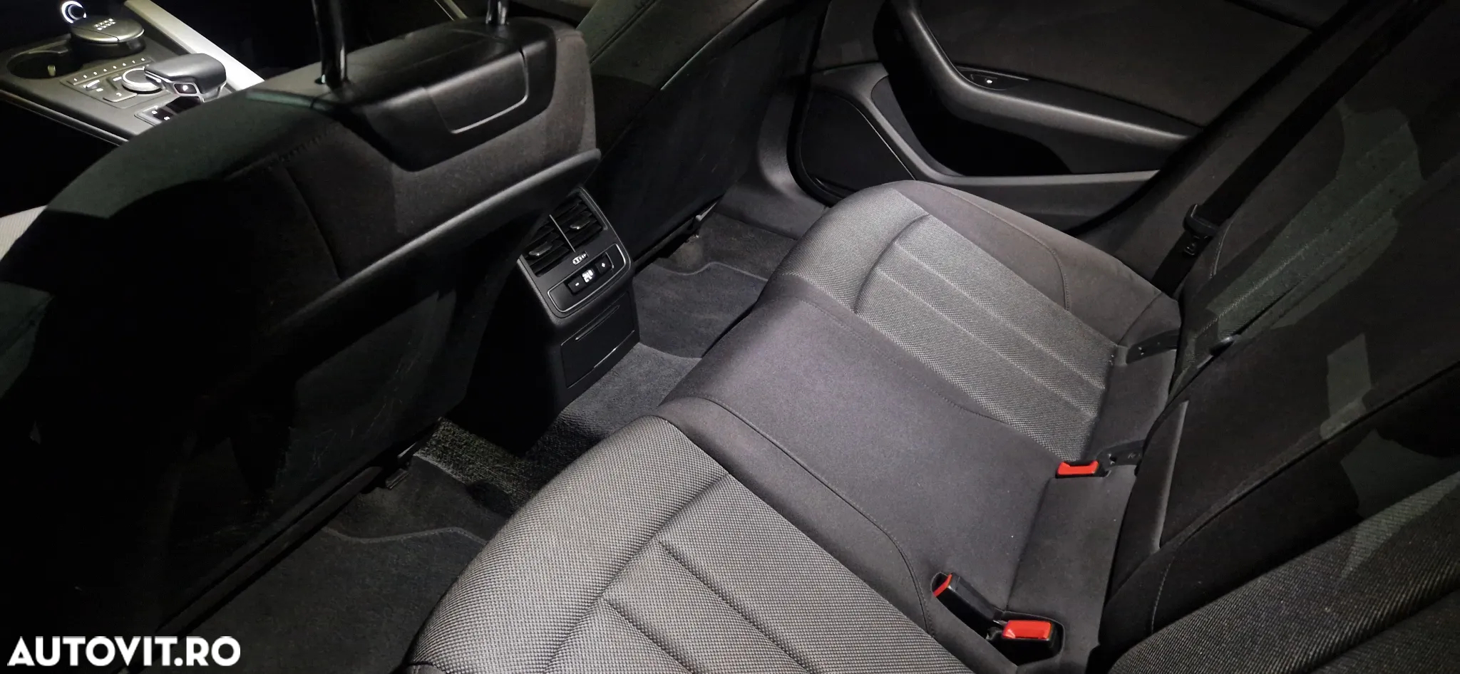 Audi A4 Avant 2.0 TDI S tronic - 14