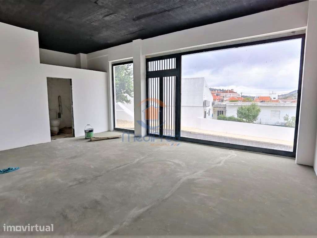 Loja NOVA com 80 m2 | Caneças - Grande imagem: 3/7